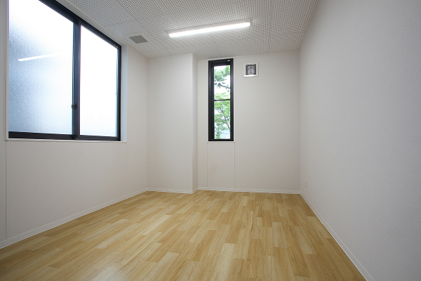 出町テナントビル